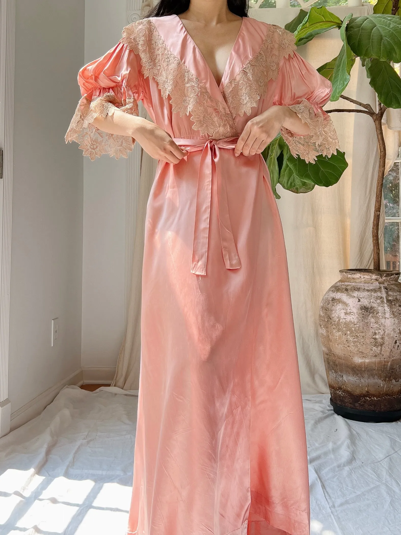 1930s Satin Puff Sleeve Dressing Gown - S