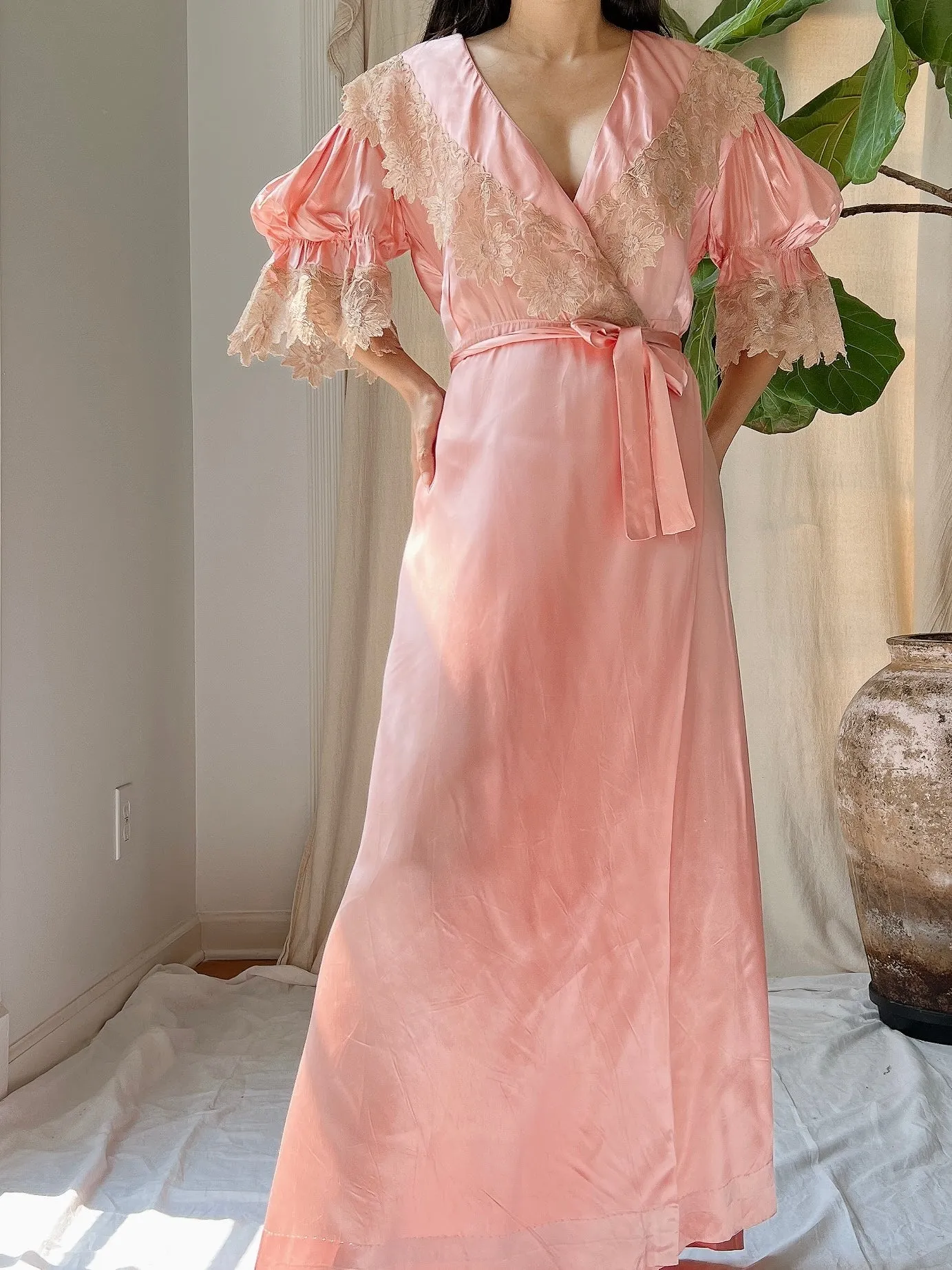 1930s Satin Puff Sleeve Dressing Gown - S