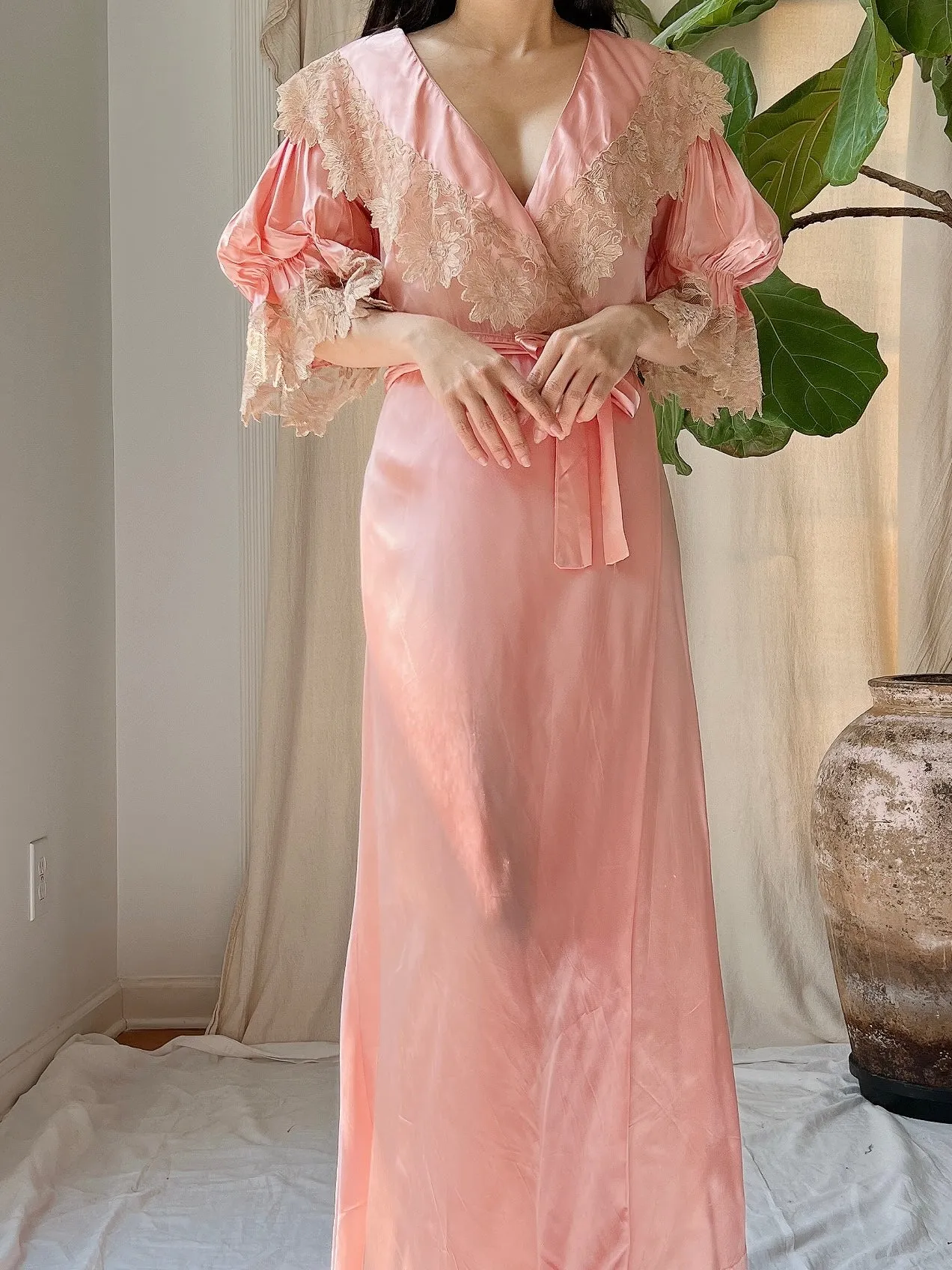 1930s Satin Puff Sleeve Dressing Gown - S