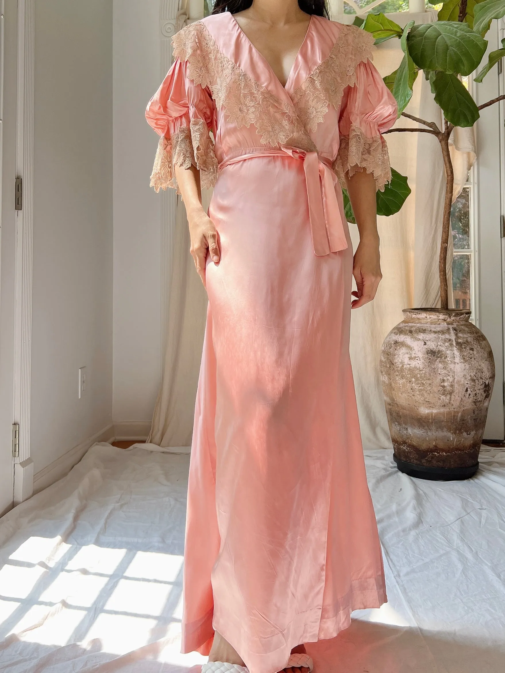 1930s Satin Puff Sleeve Dressing Gown - S