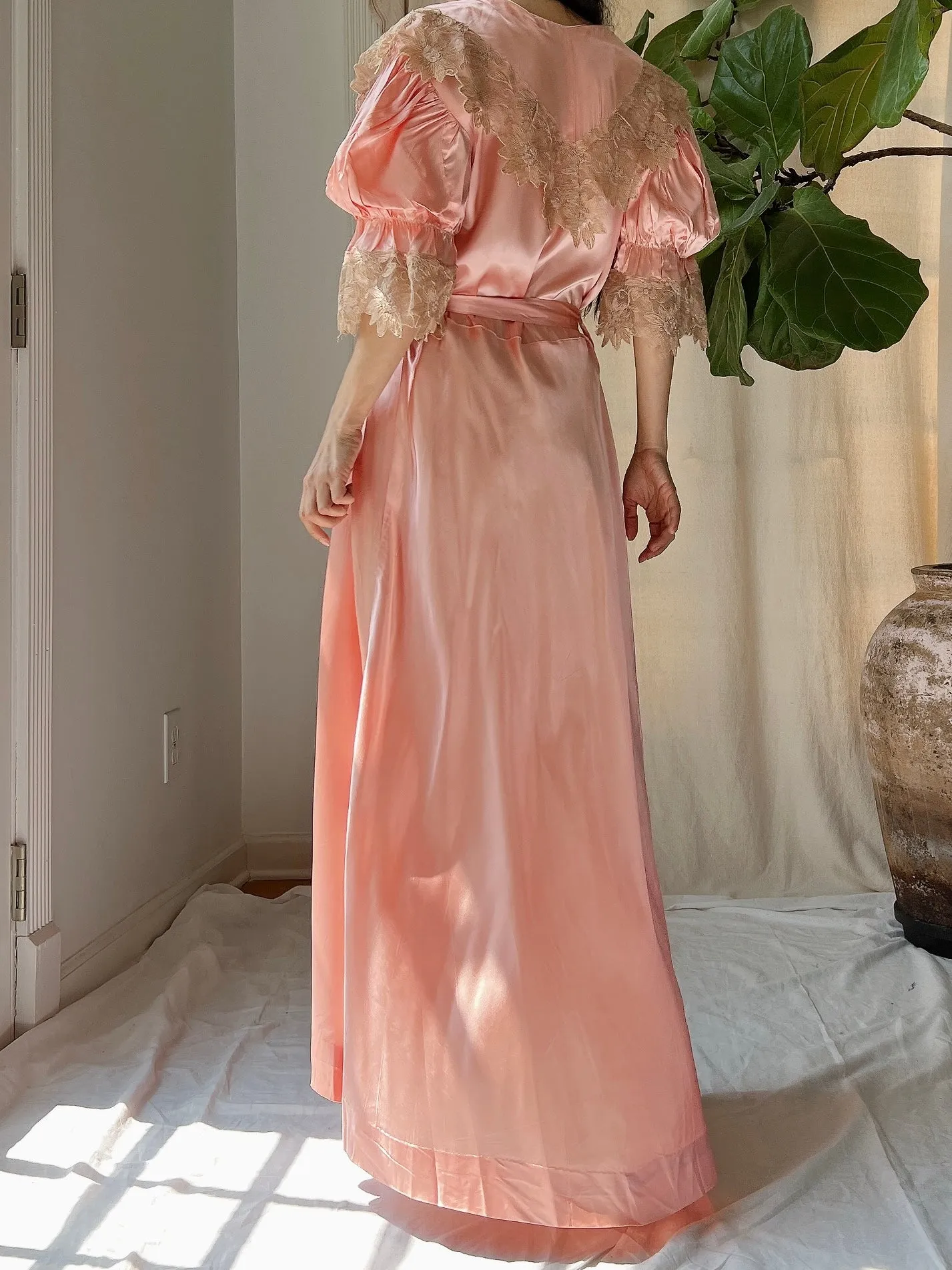 1930s Satin Puff Sleeve Dressing Gown - S
