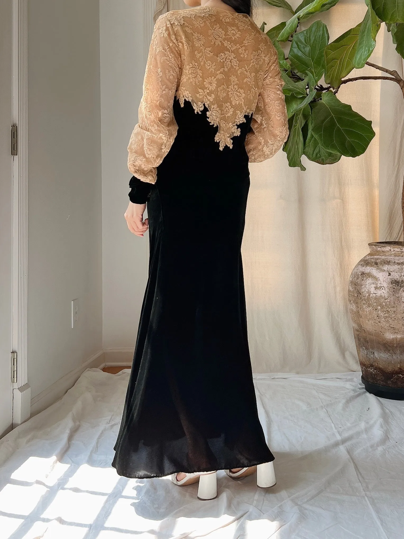 1930s Silk Velvet and Lace Gown - M