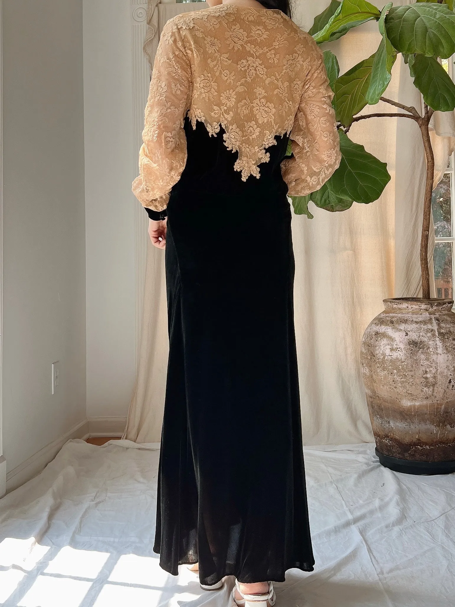1930s Silk Velvet and Lace Gown - M
