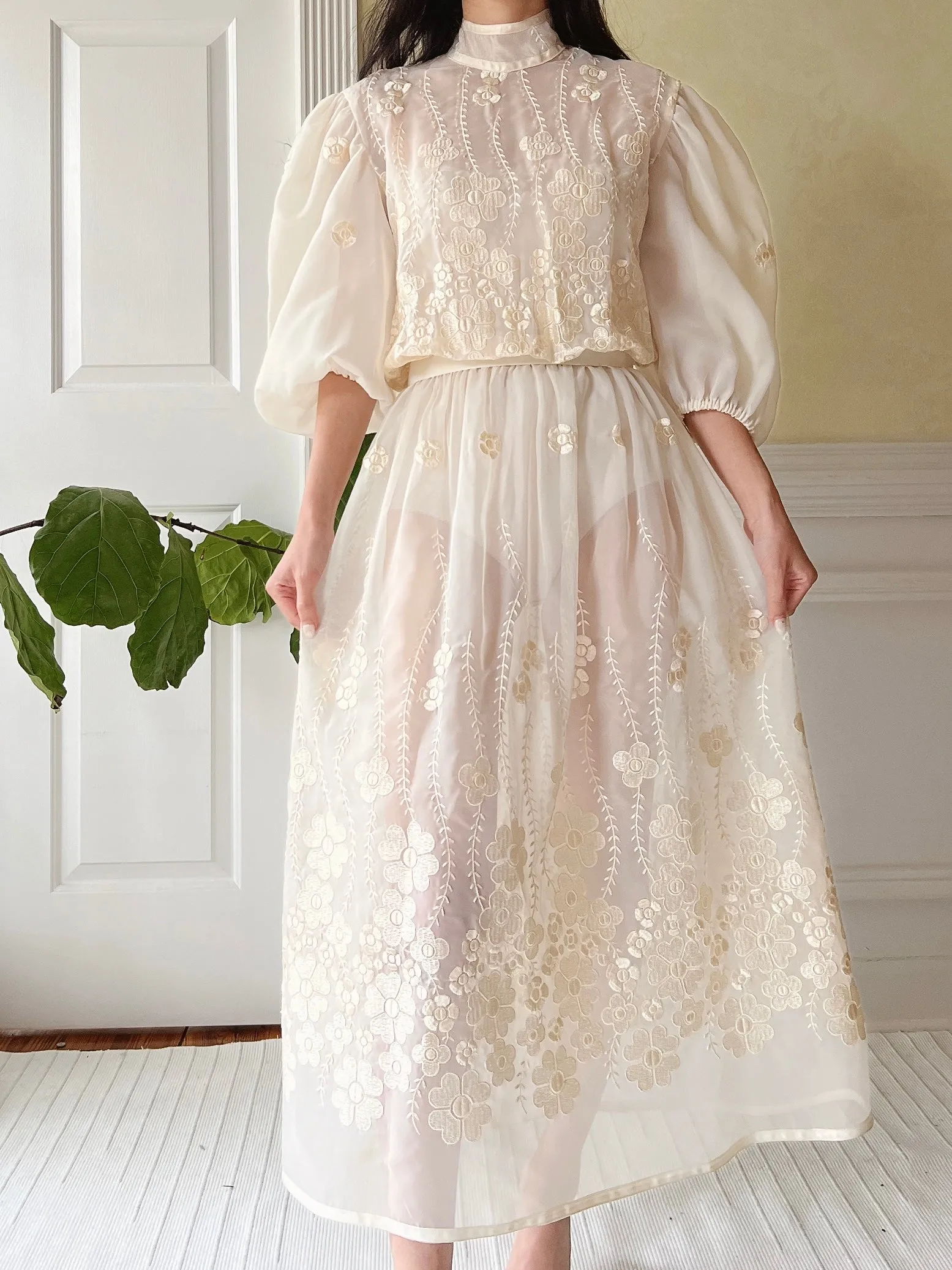 1980s Embroidered Puff Sleeves Dress - S-M