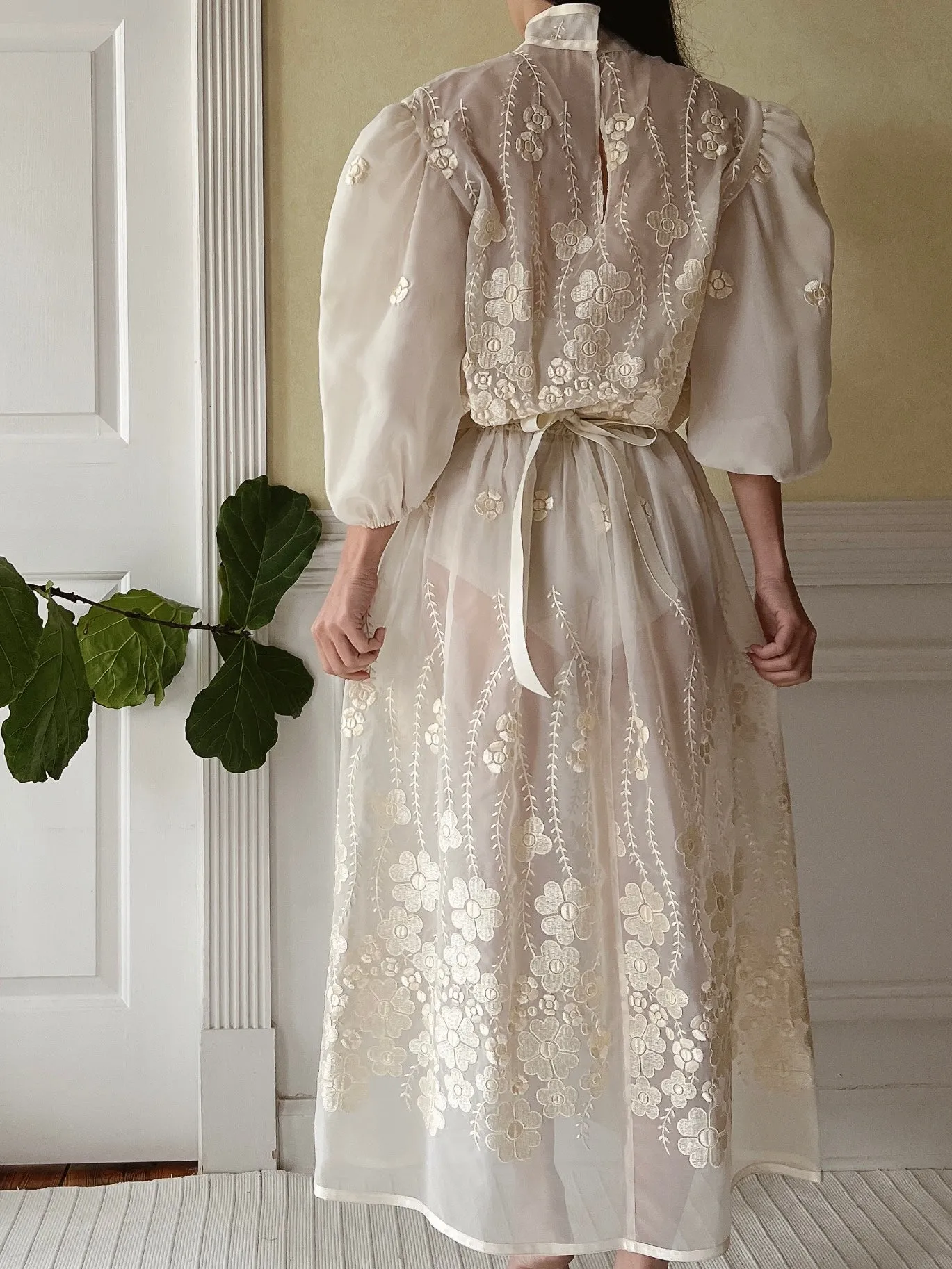 1980s Embroidered Puff Sleeves Dress - S-M