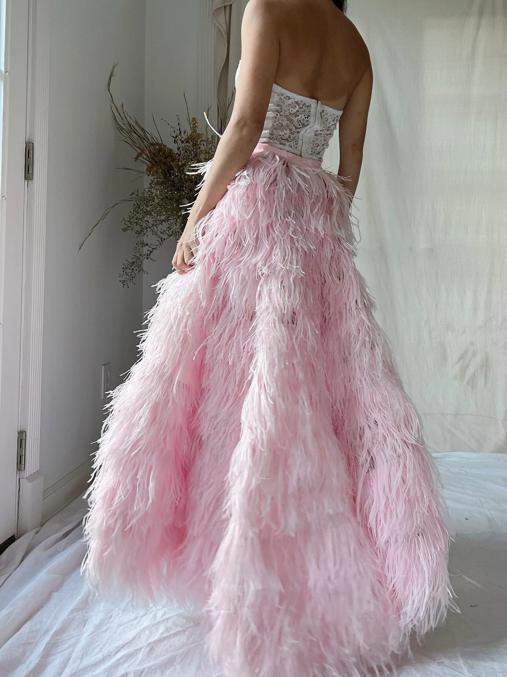 1990s Pink Feather Skirt with Elastic Waist - XS-L