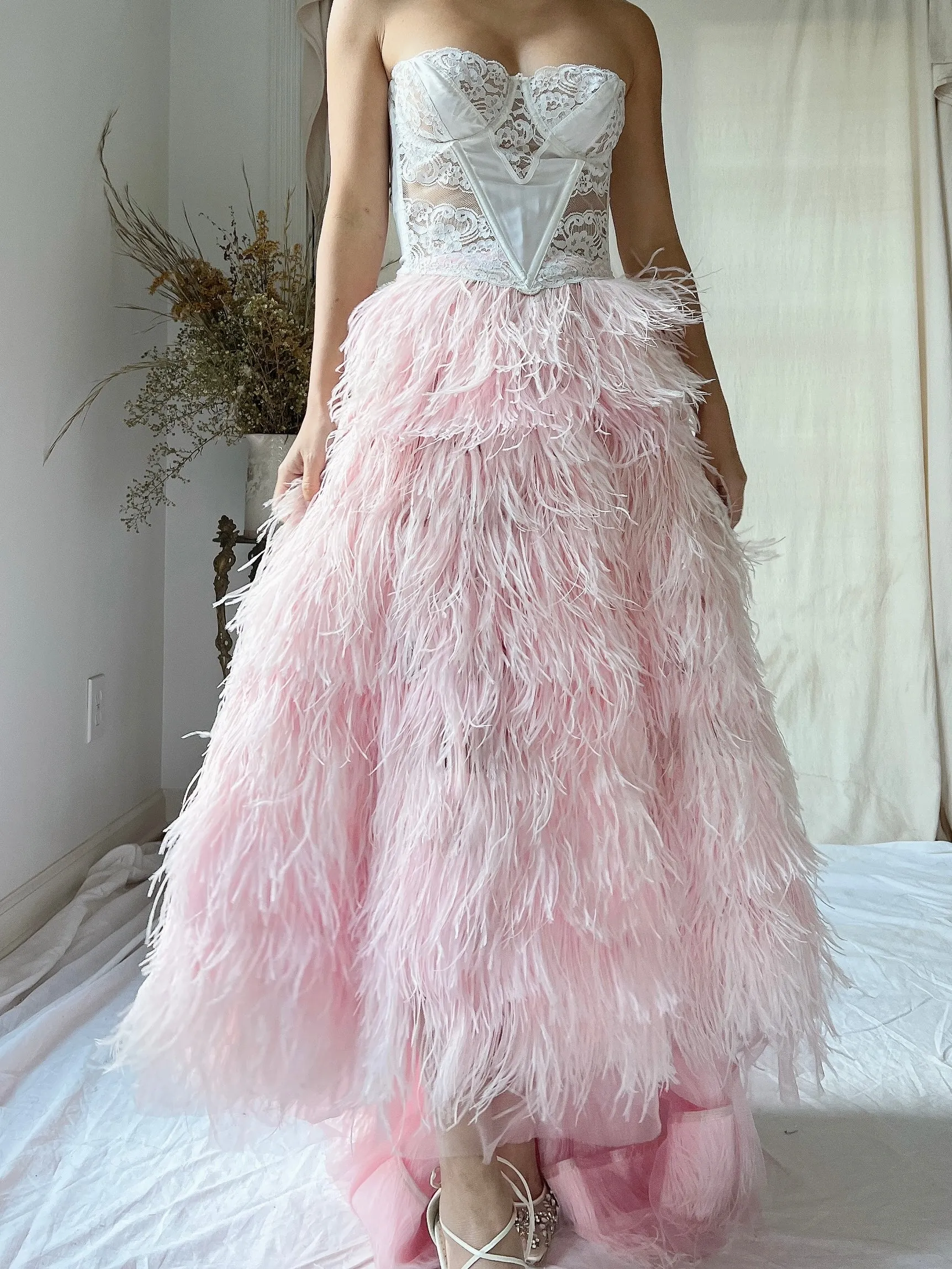 1990s Pink Feather Skirt with Elastic Waist - XS-L