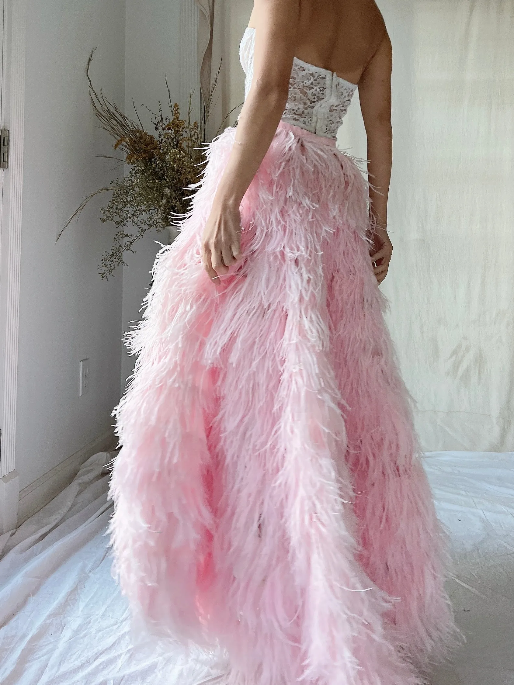 1990s Pink Feather Skirt with Elastic Waist - XS-L