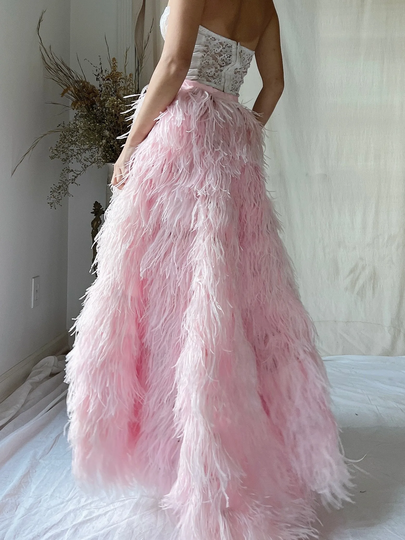 1990s Pink Feather Skirt with Elastic Waist - XS-L