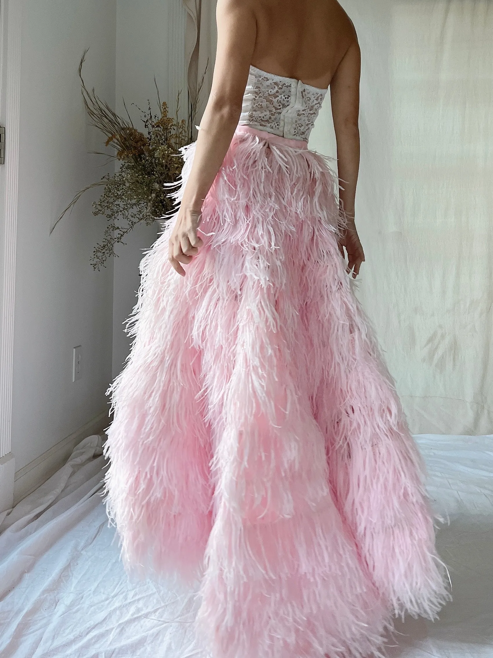 1990s Pink Feather Skirt with Elastic Waist - XS-L