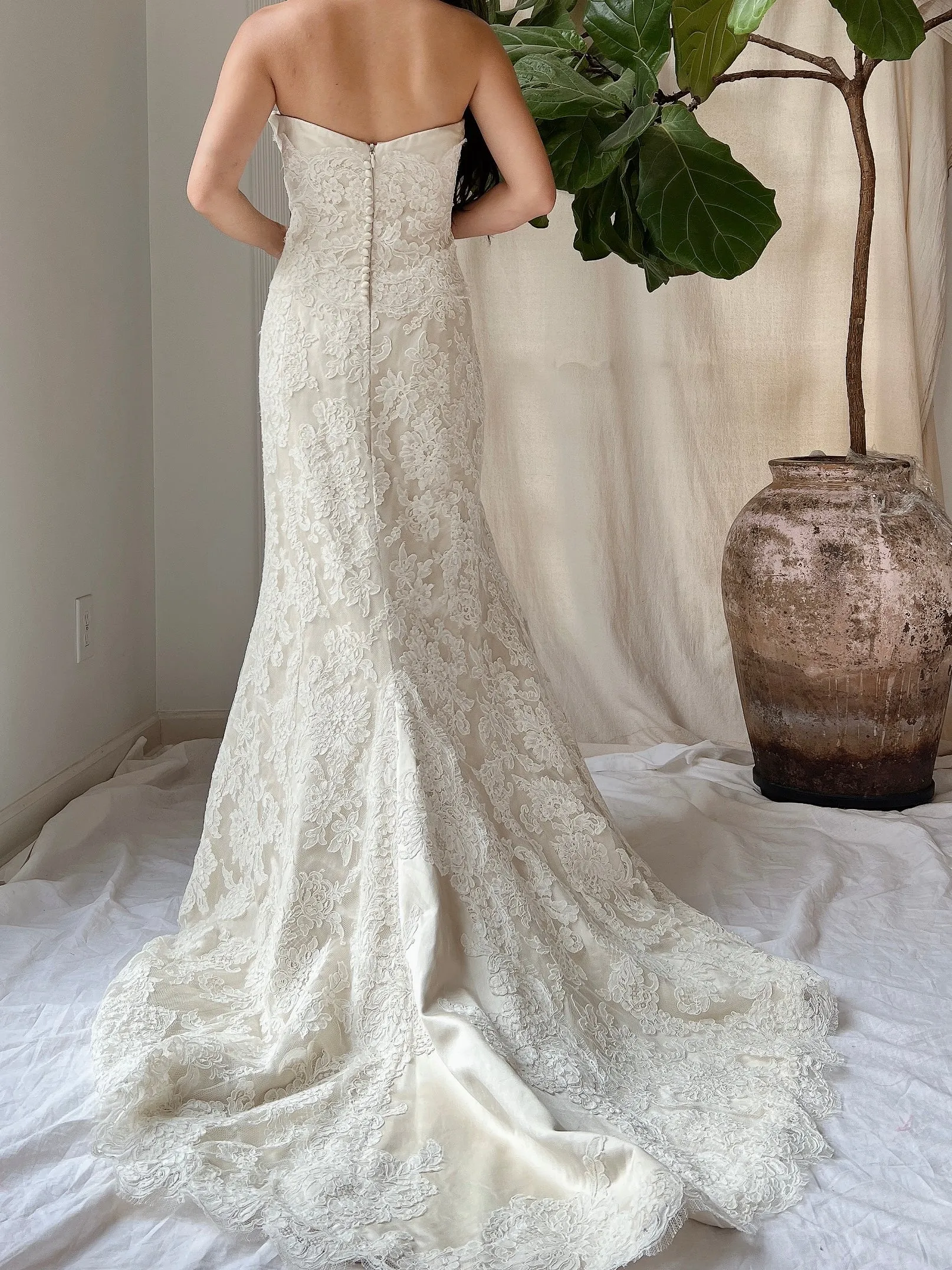 Alecon Modern Trousseau Lace Gown - L/US 12