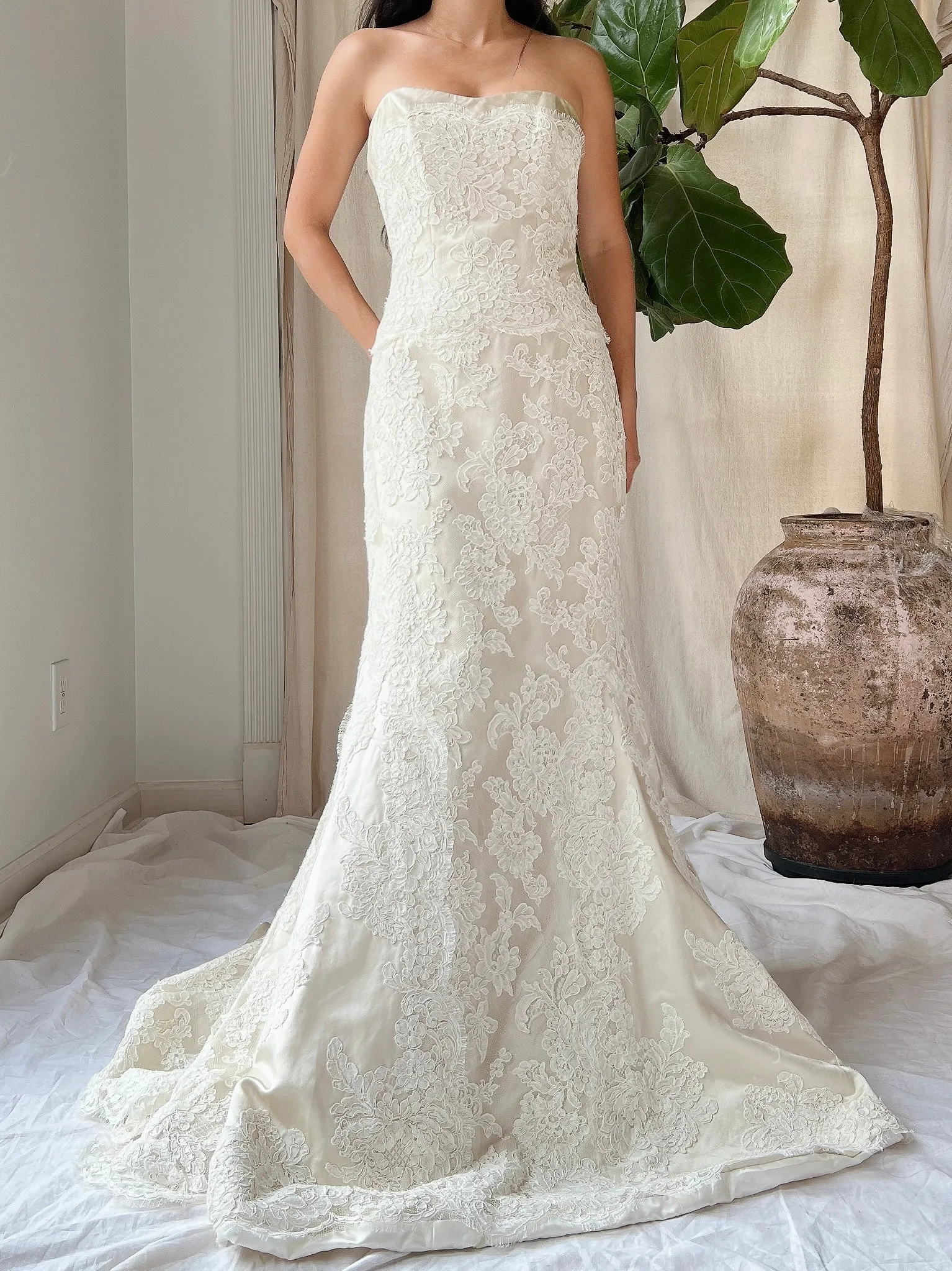 Alecon Modern Trousseau Lace Gown - L/US 12