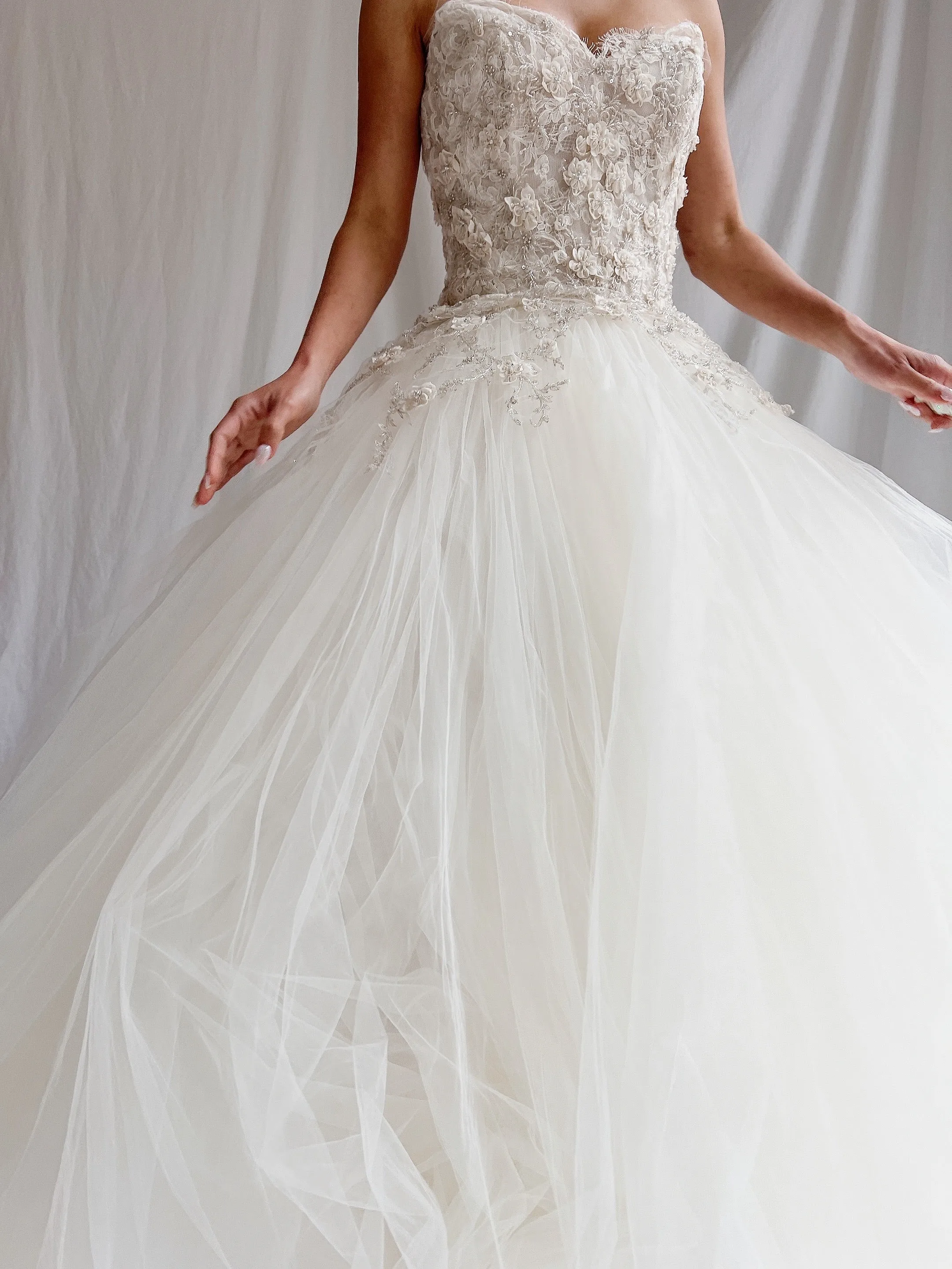 Lazaro Strapless Tulle Gown Sweetheart Bodice - XS/2