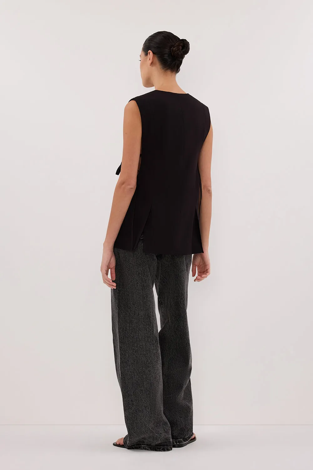 LISE BLACK LOW CUT VEST