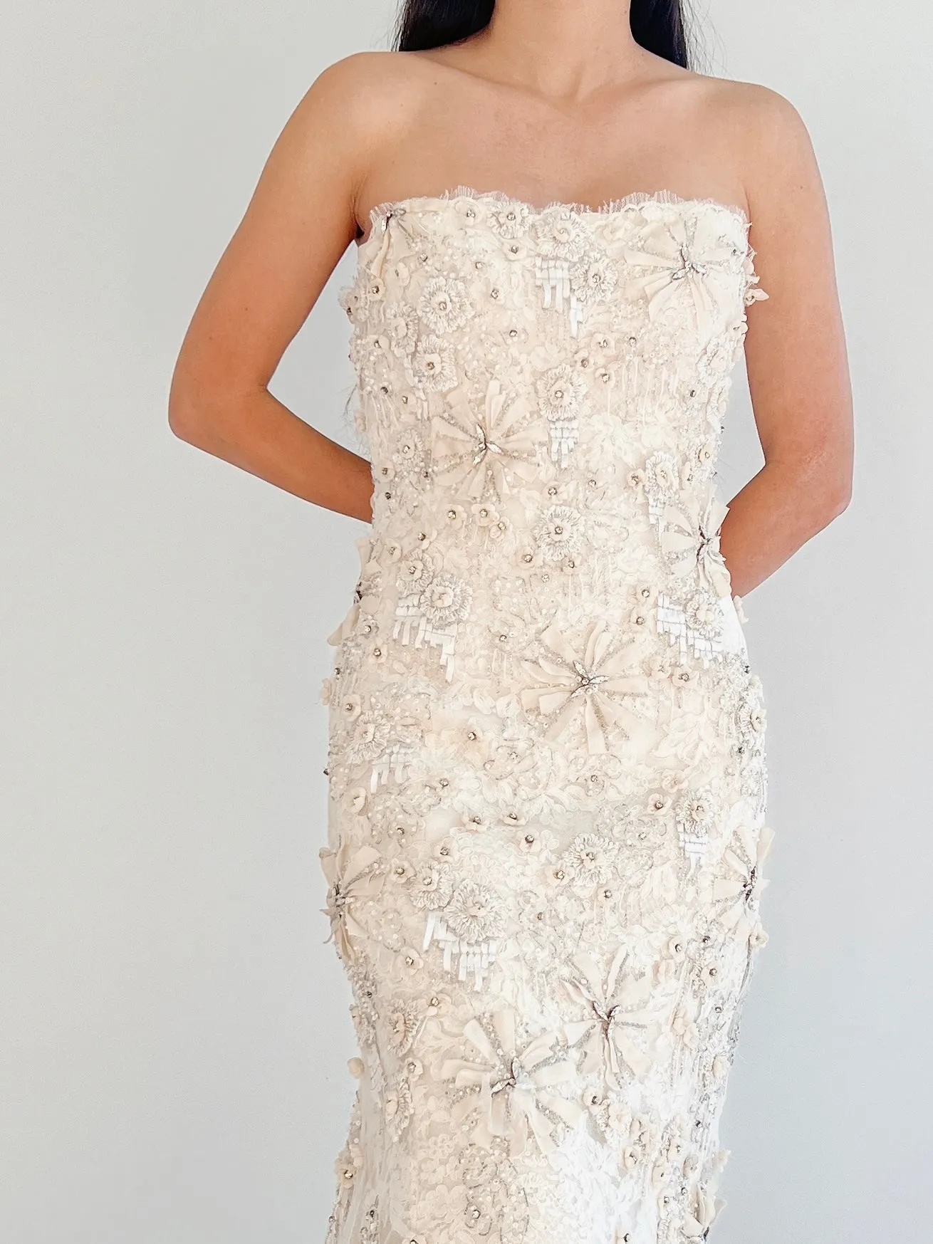Monique Llhuilier 3D Lace Gown - S/4