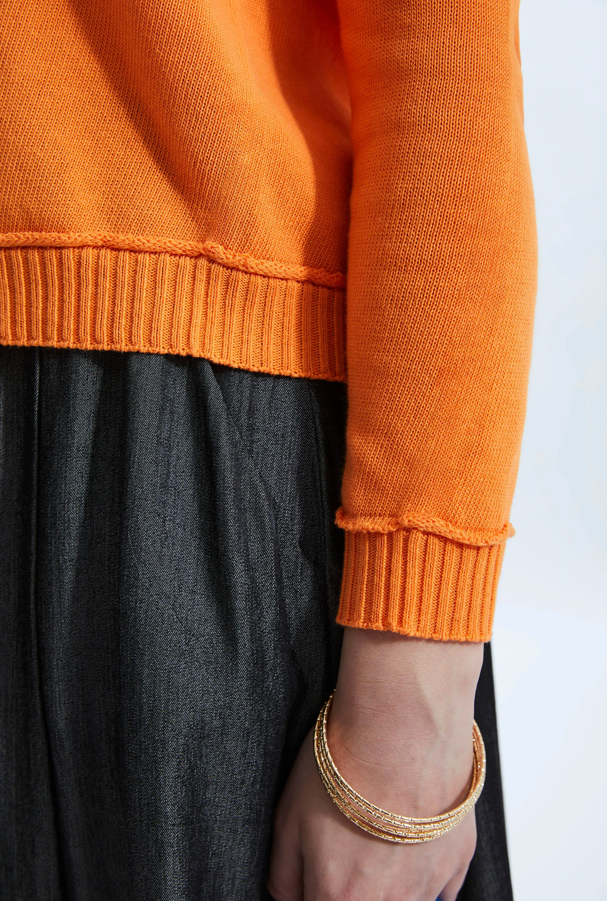 Scoop Neck Piped Edge Knit Orange