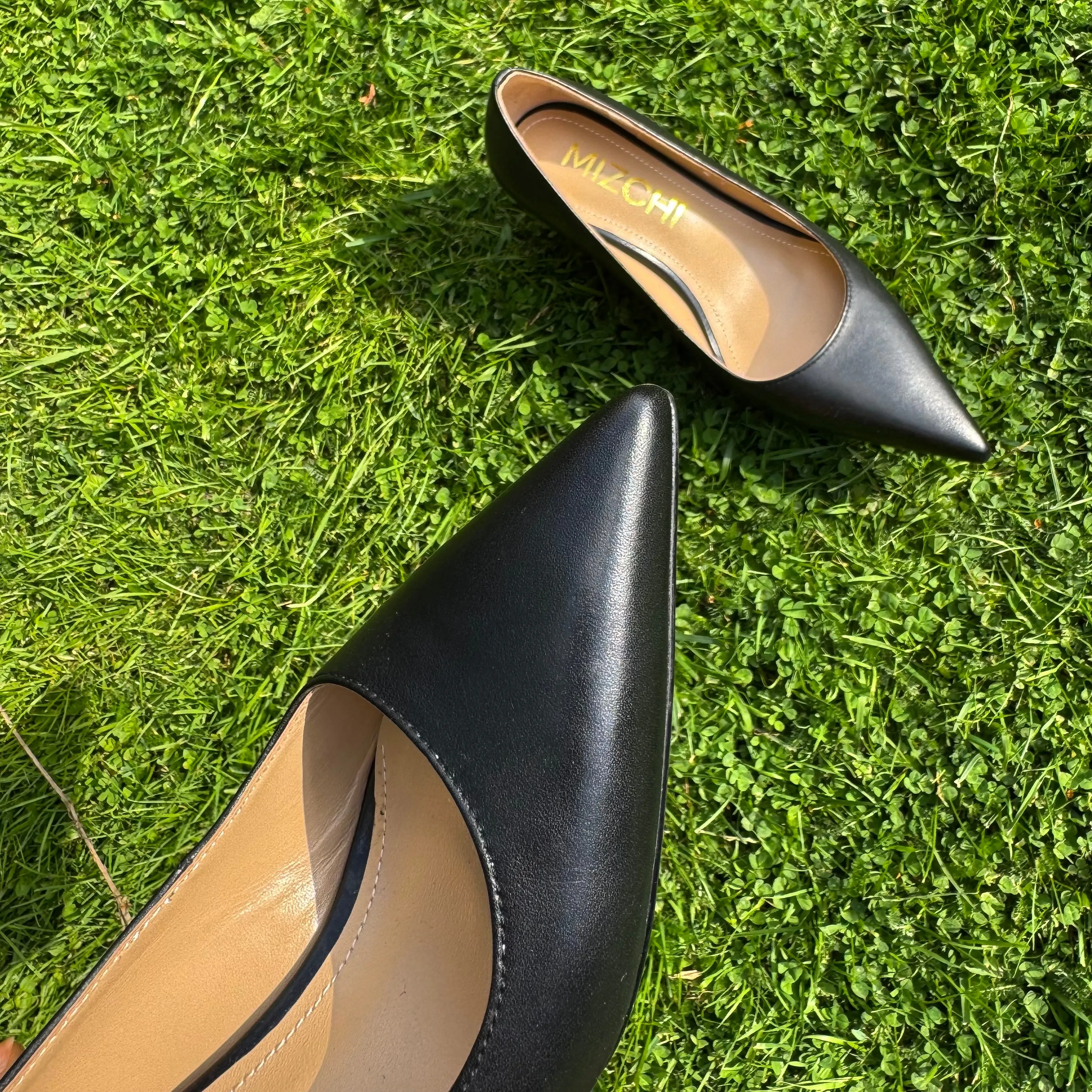 *TIA BLACK LEATHER - kitten heels