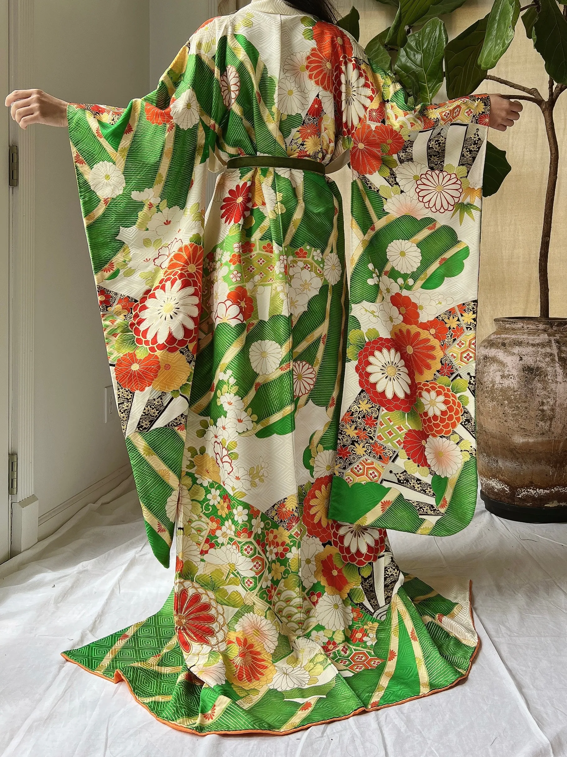 Vintage Silk Gold Painted Embroidered Kimono - OSFM
