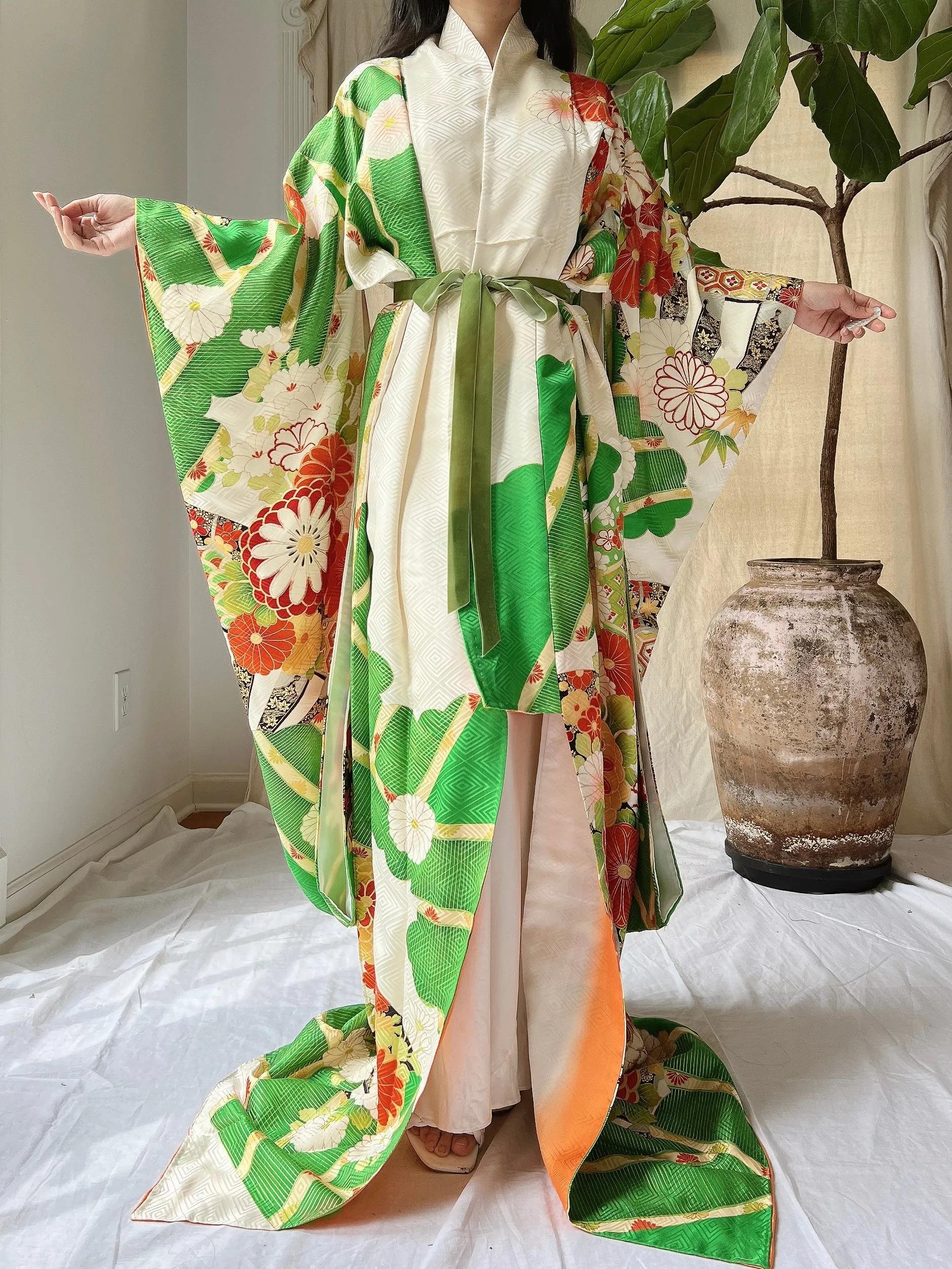 Vintage Silk Gold Painted Embroidered Kimono - OSFM