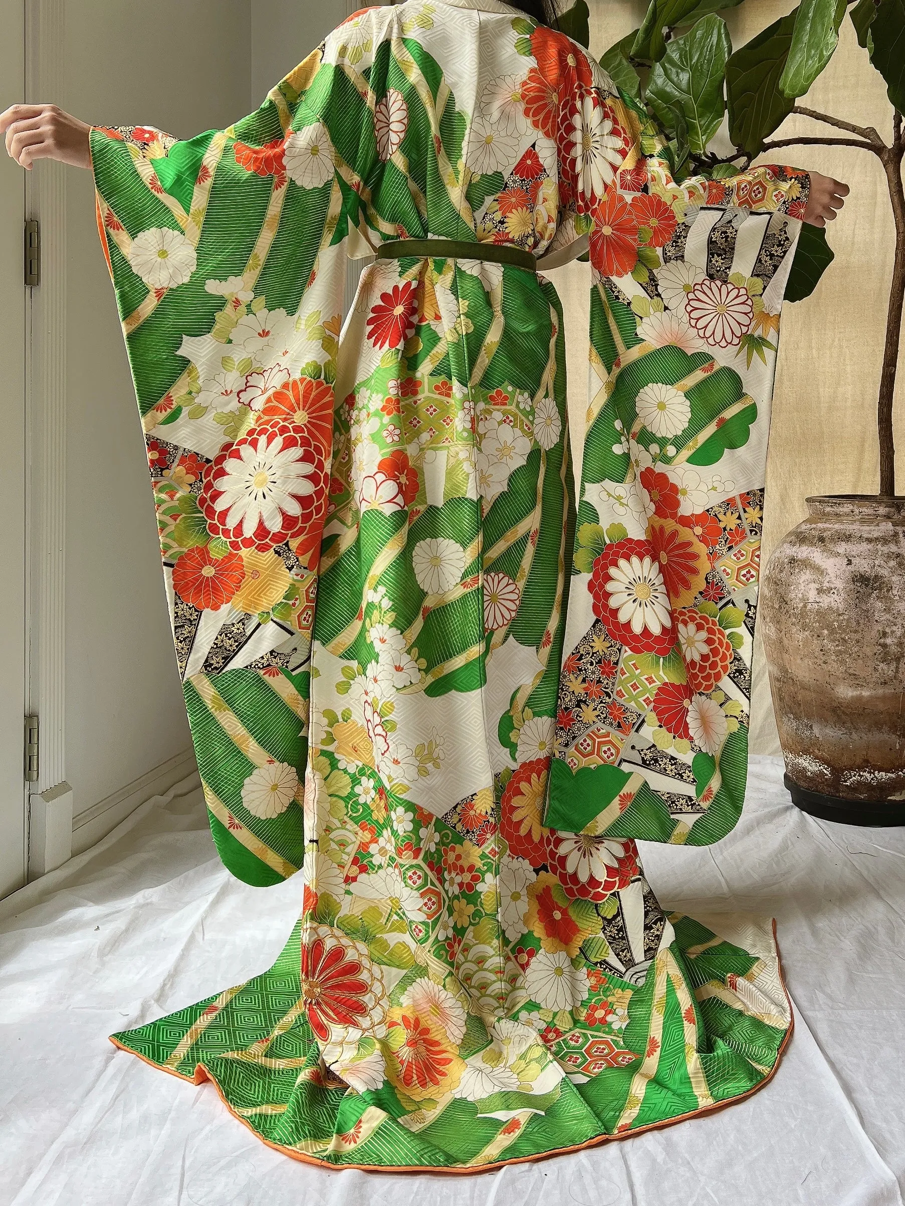 Vintage Silk Gold Painted Embroidered Kimono - OSFM