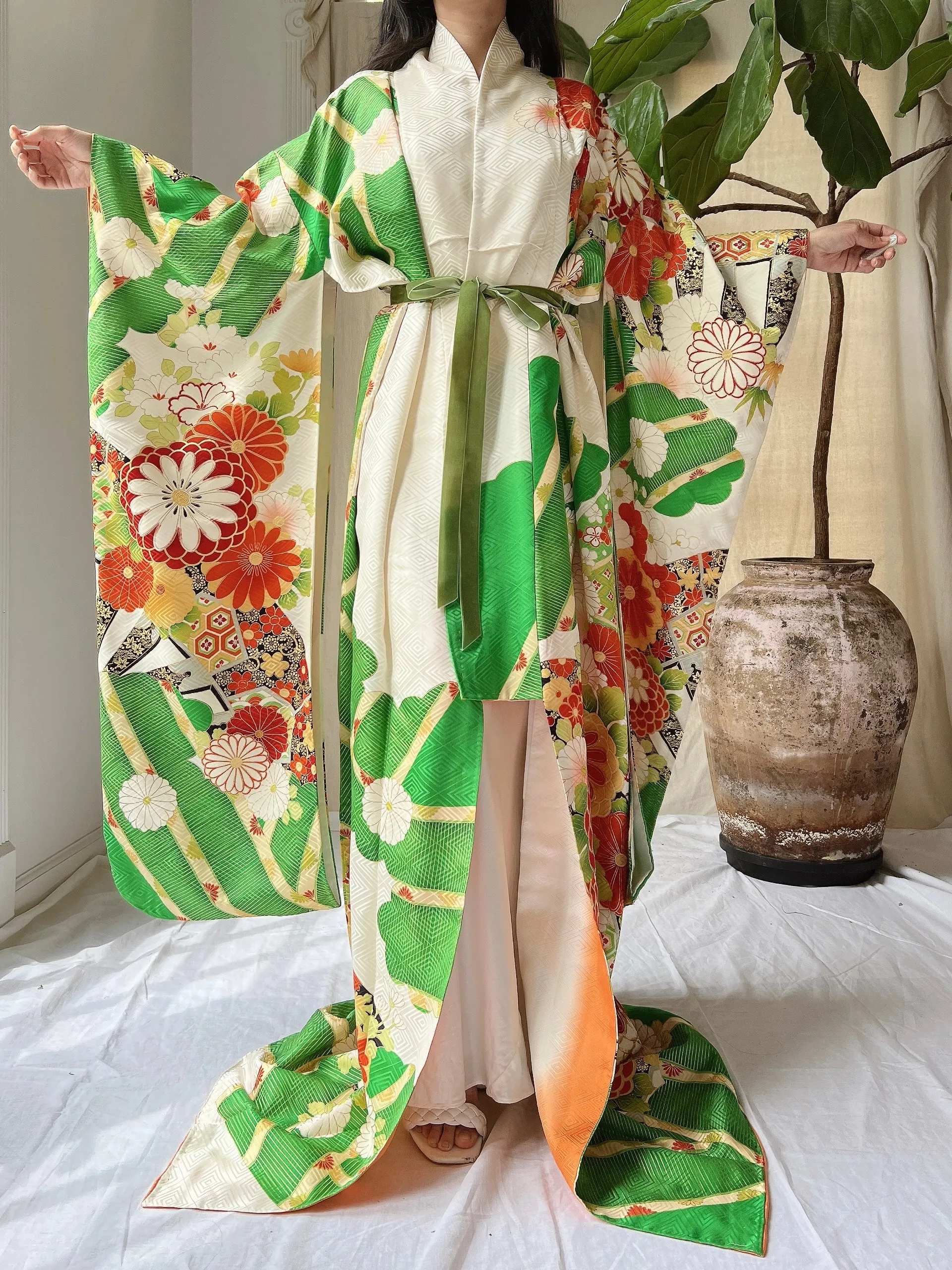 Vintage Silk Gold Painted Embroidered Kimono - OSFM