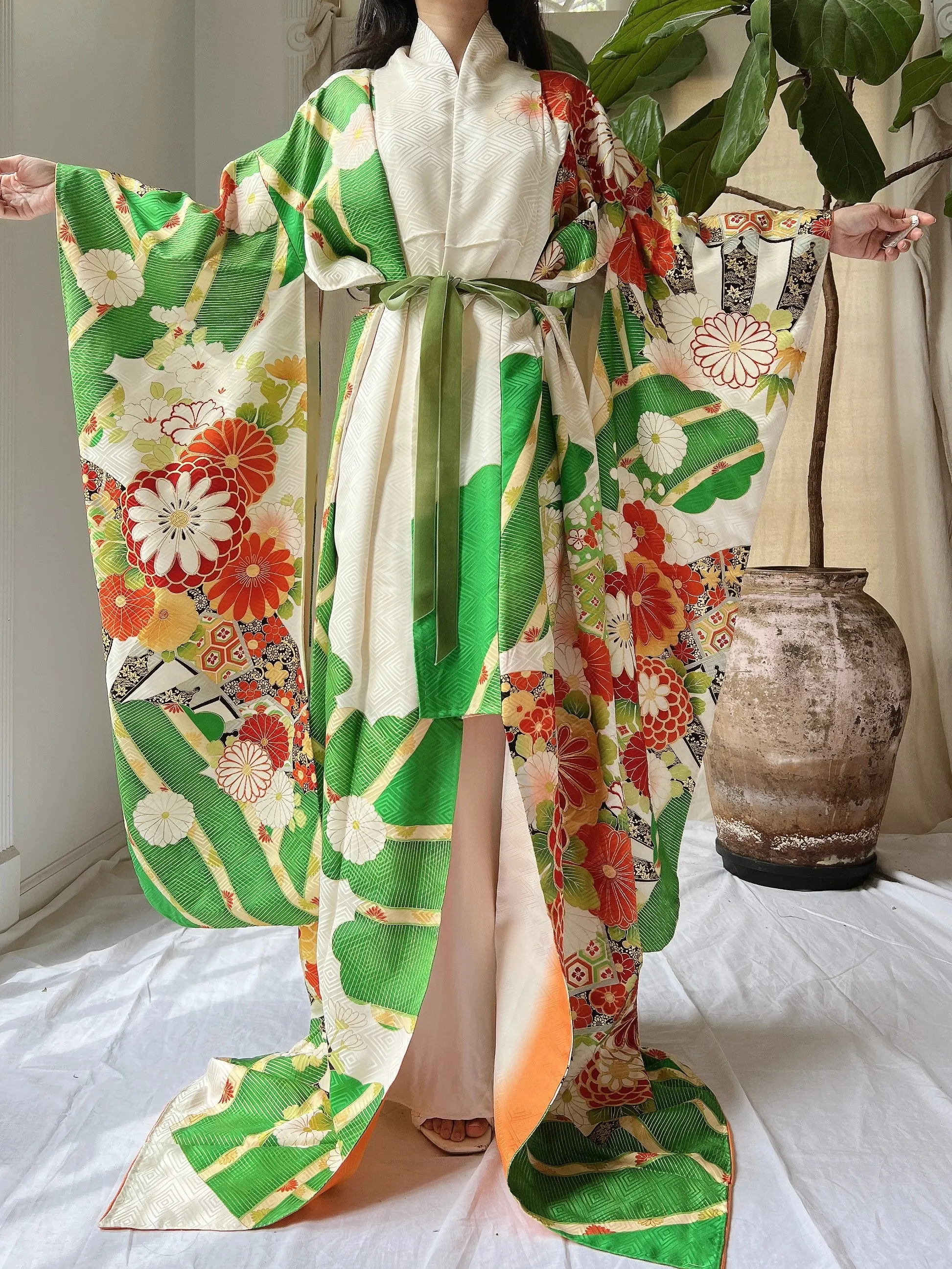 Vintage Silk Gold Painted Embroidered Kimono - OSFM