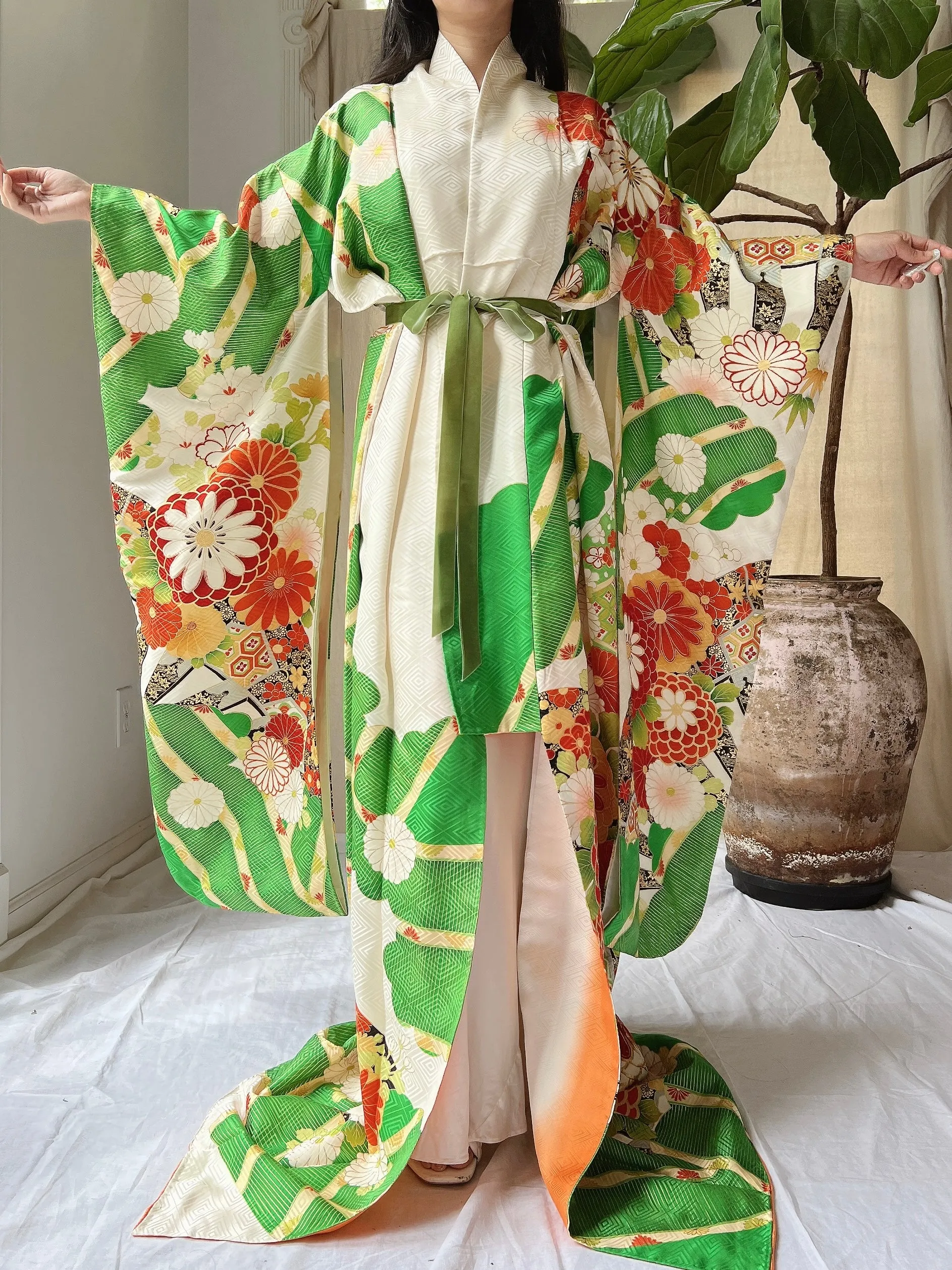 Vintage Silk Gold Painted Embroidered Kimono - OSFM