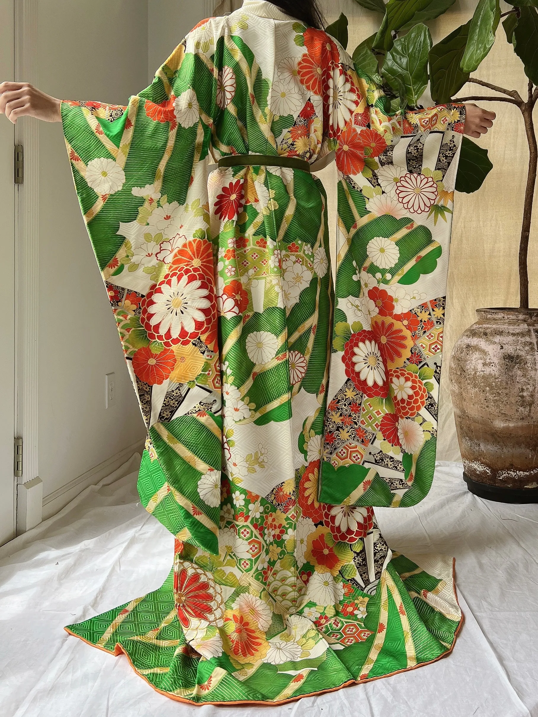 Vintage Silk Gold Painted Embroidered Kimono - OSFM