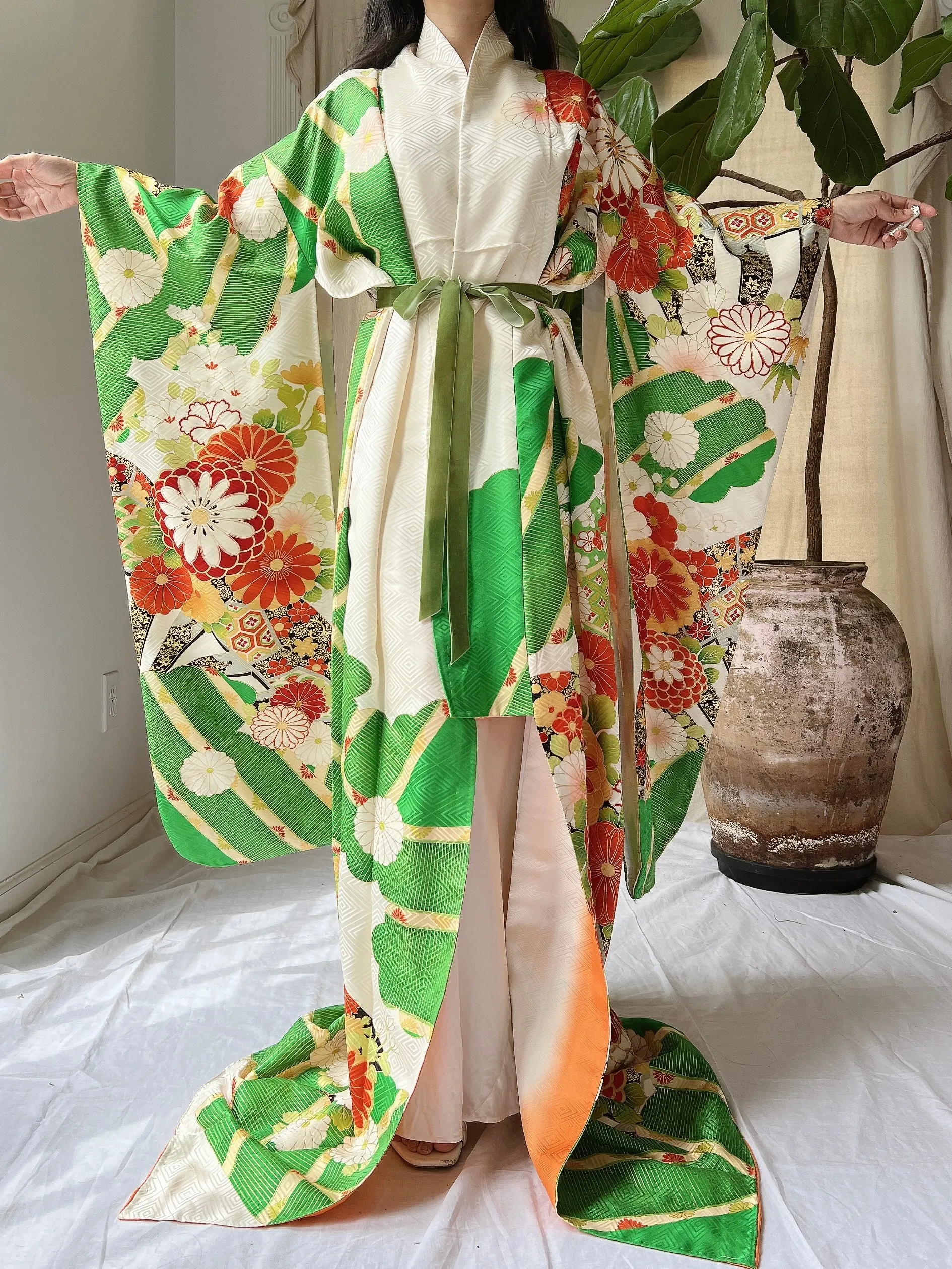 Vintage Silk Gold Painted Embroidered Kimono - OSFM