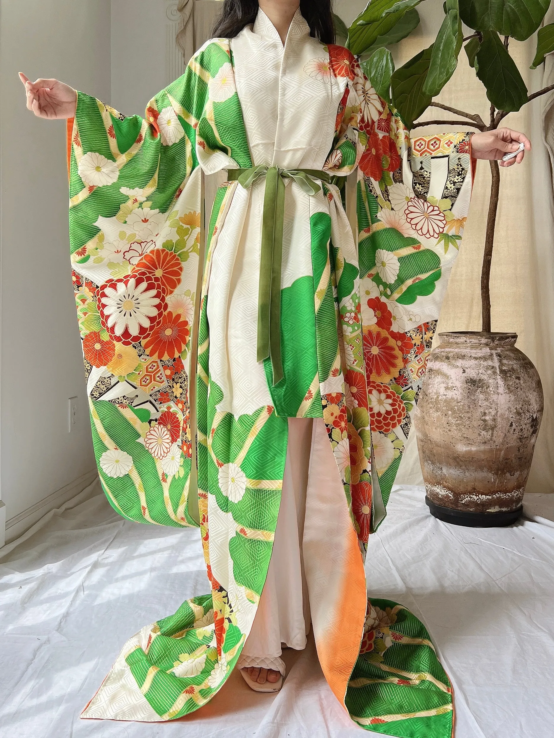 Vintage Silk Gold Painted Embroidered Kimono - OSFM