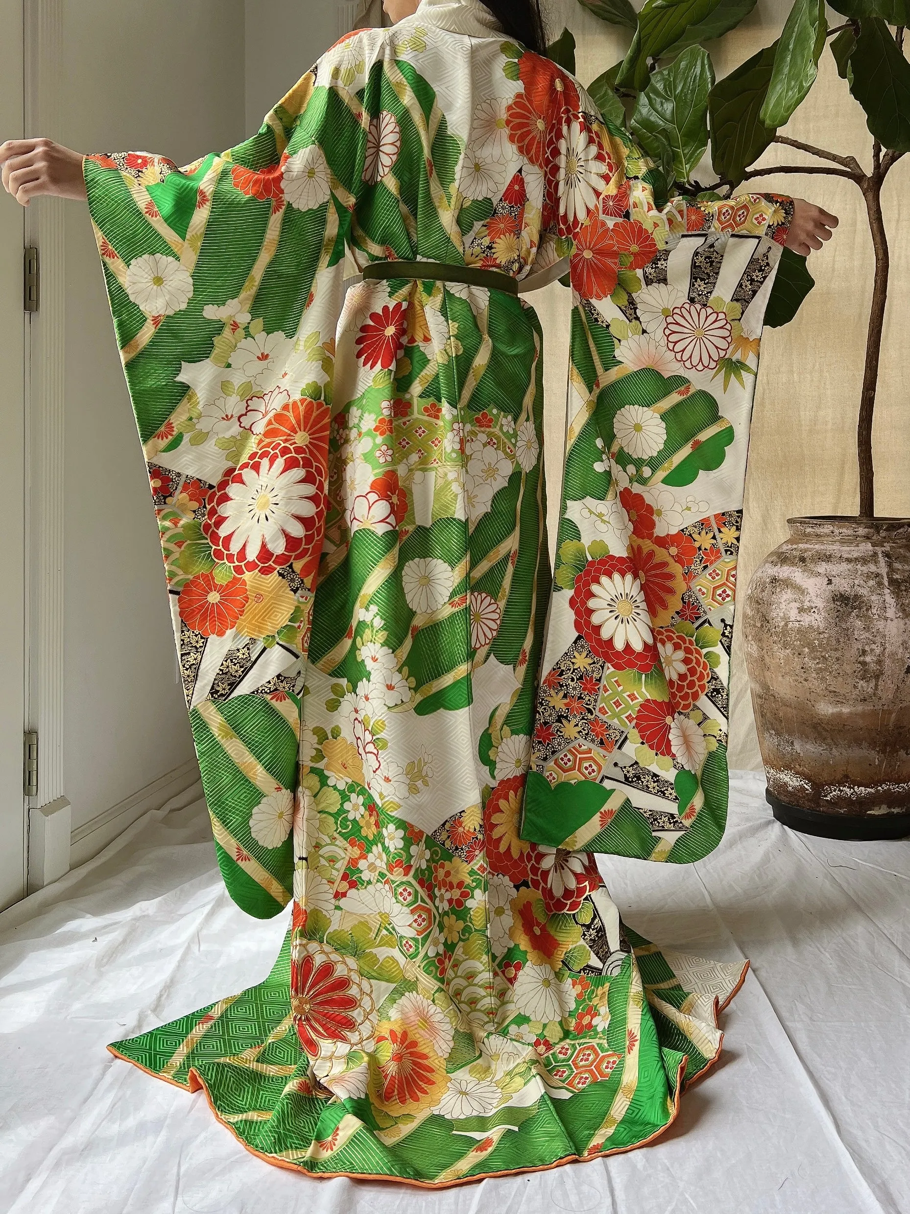 Vintage Silk Gold Painted Embroidered Kimono - OSFM